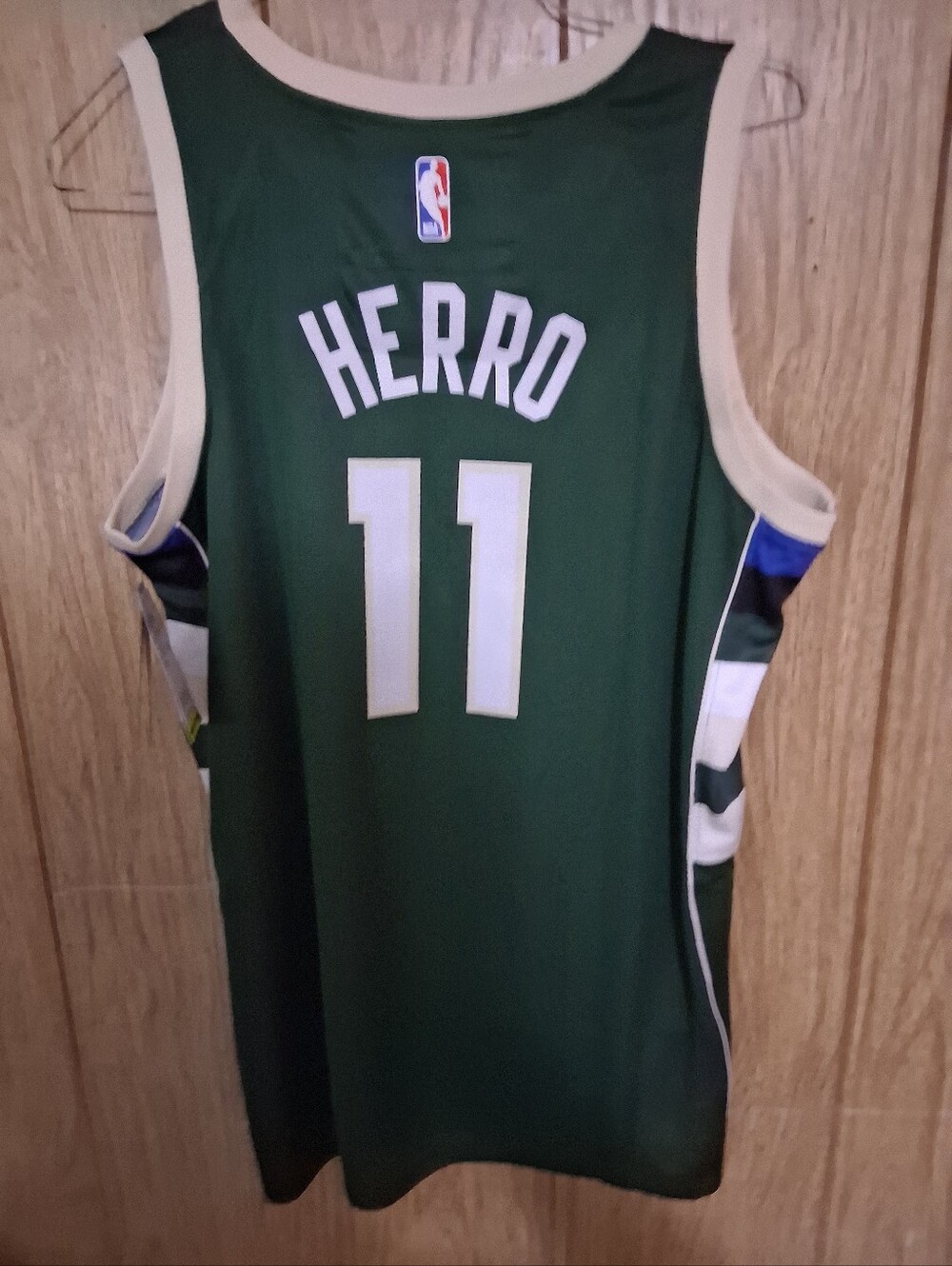 Mystery Sports Card With Tyler Herro Milwaukee Bucks Icon XL Jersey
